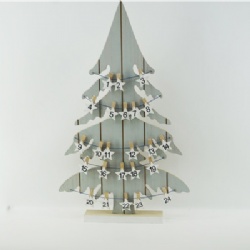 Wooden Xmas  tree-shaped table decoration with clips